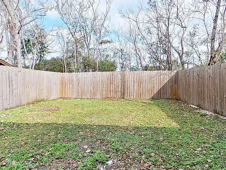 7607 Melissa Ct N — Photo 19