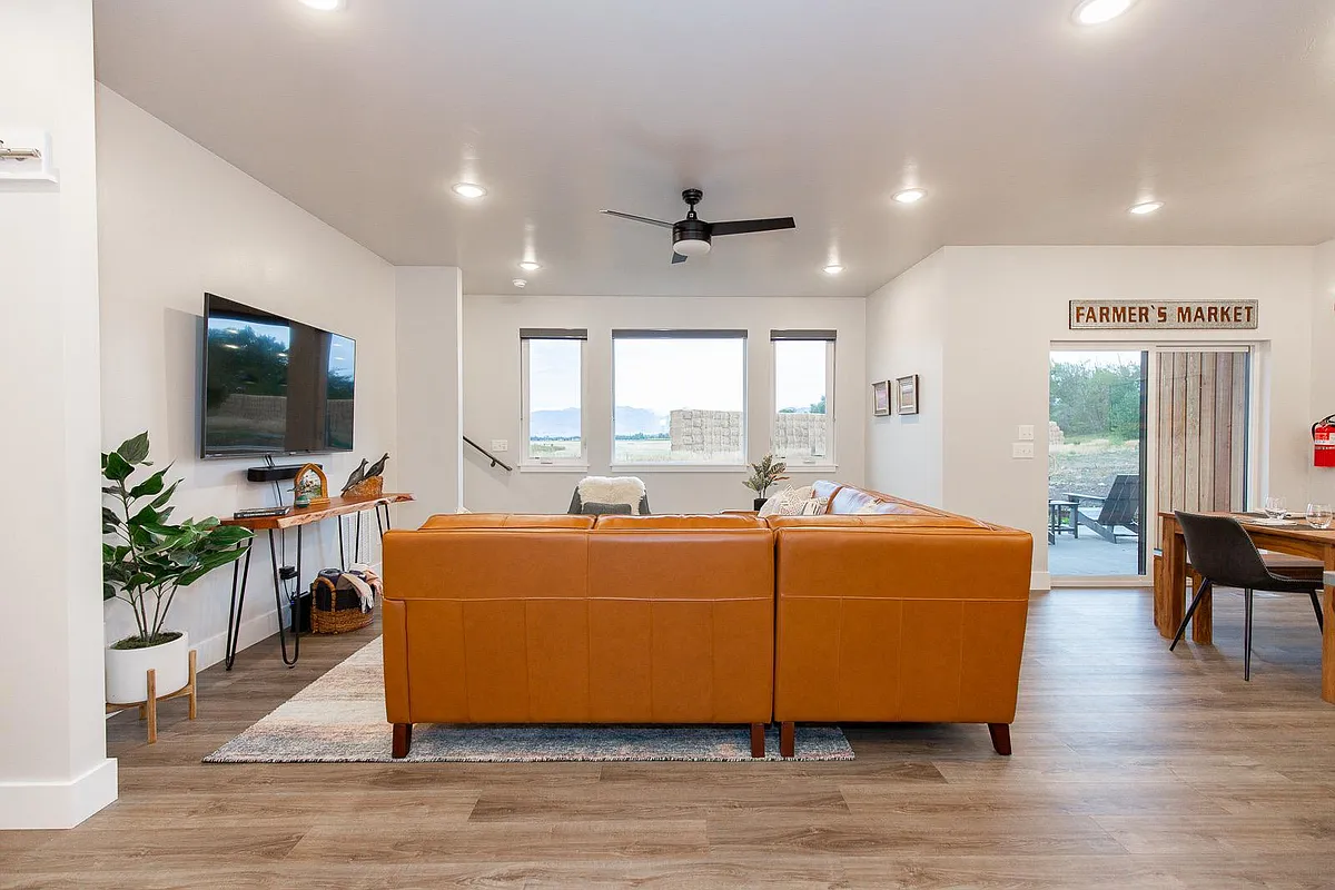 Building Photo - 702 Circle F Trl #B