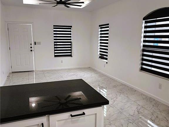 4th image of 1006 N Woodson Ave #2