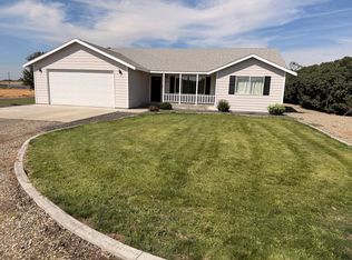 1449 Highland Rd, Grandview, WA 98930