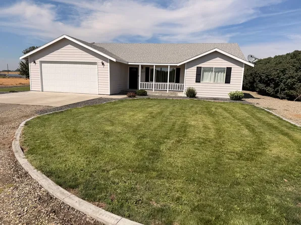 1449 Highland Rd, Grandview, WA 98930