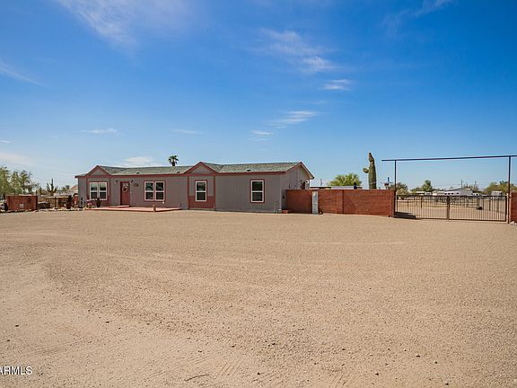 5th image of 1734 N MONTEREY Drive