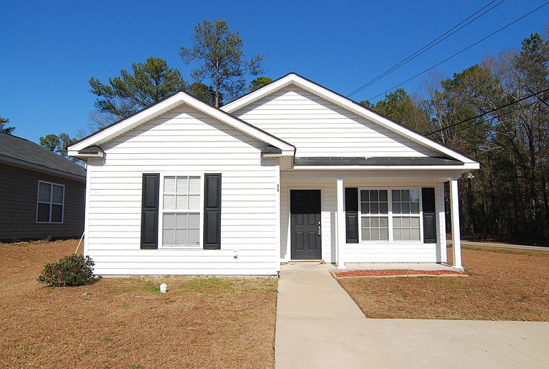 1st image of 90 Winterberry Ln