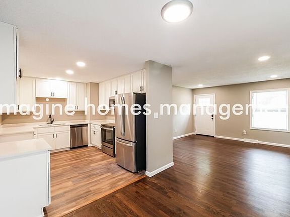 4th image of 8711 W 101st St
