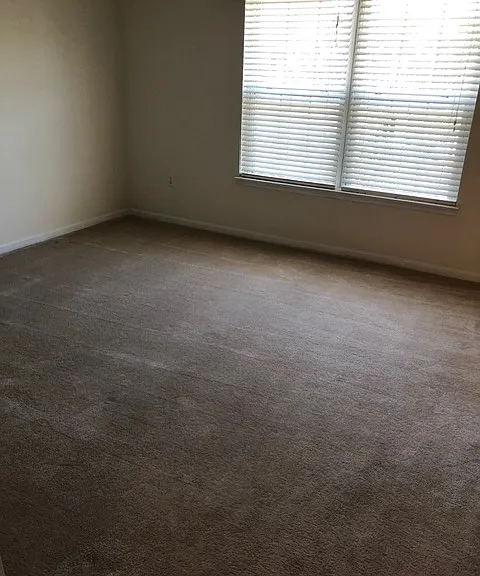 102 Martin Ct — Photo 6