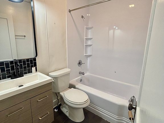 2nd image of 2035 Chesterland Ave #1