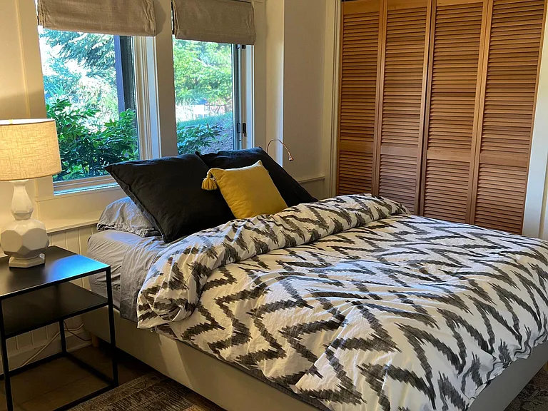 Mountain Meadow Dr — Photo 2