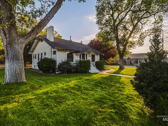 5th image of 3113 W Overland Rd