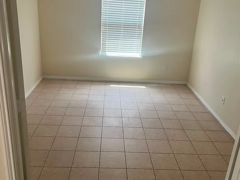 5716 Sapphire Pool Trl — Photo 3