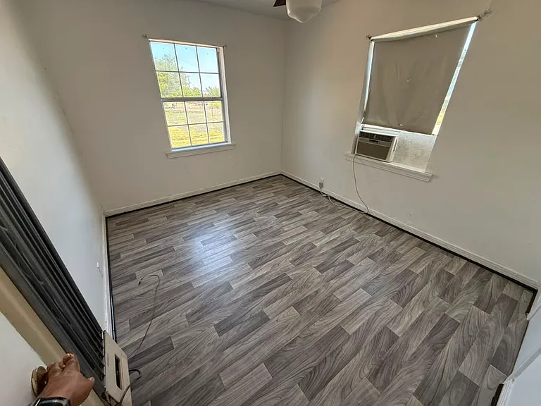 3214 Avenue T — Photo 9