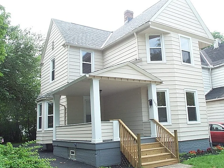 5627 Jefferson Ave — Photo 1