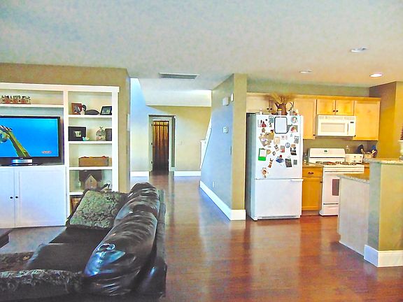 5th image of 1623 Valley Meadows Dr