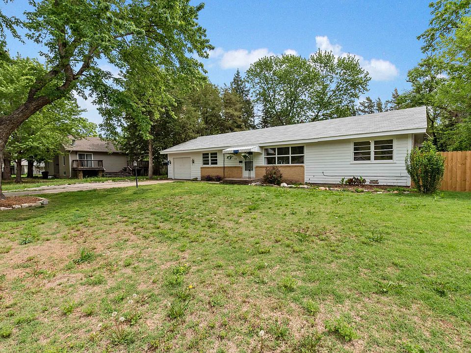 316 Harvey St, Halstead, KS 67056 Zillow