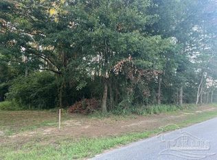 6 Middleton Ln, Atmore, AL 36502