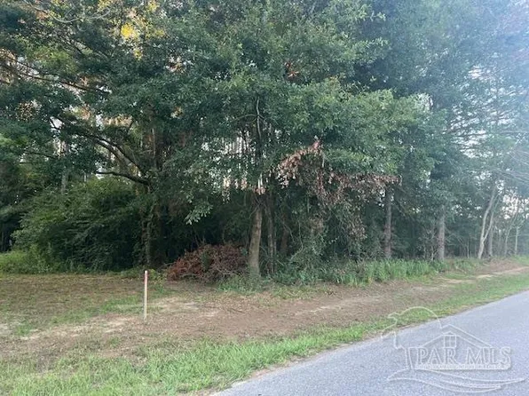 6 Middleton Ln, Atmore, AL 36502