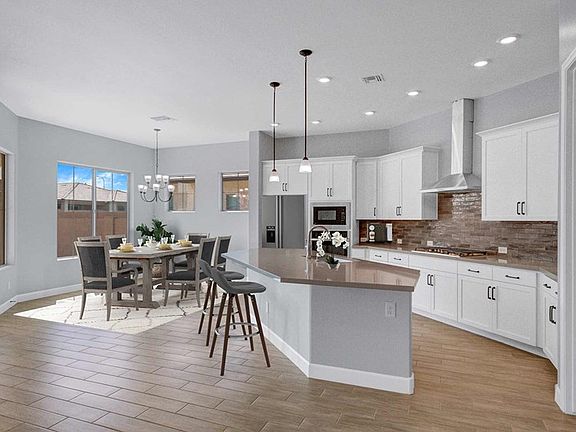 The Cedarcrest - Kitchen