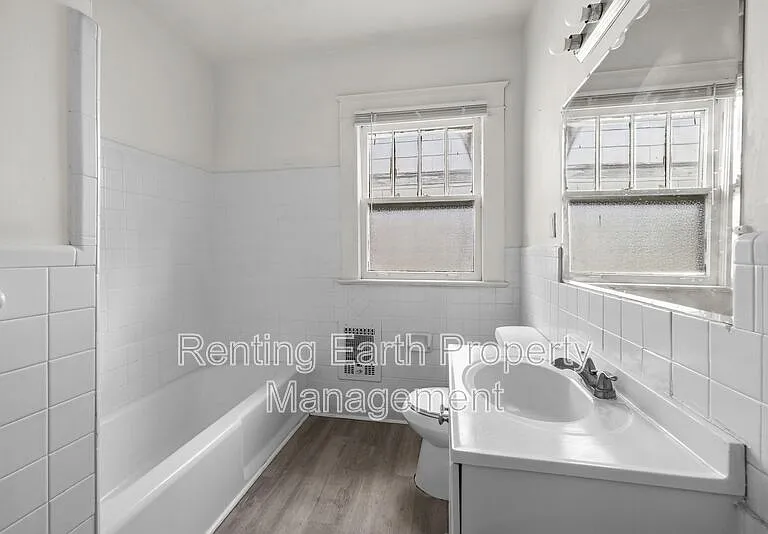 1136 15th St SW — Photo 7