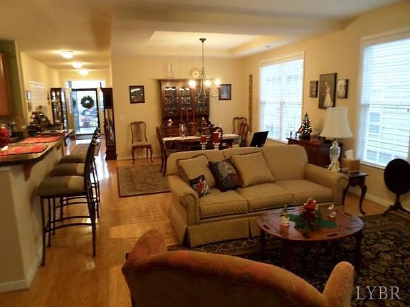 3rd image of 326 Paulette Cir