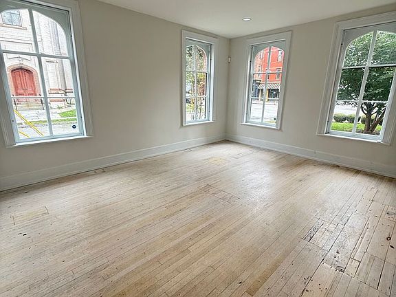 5th image of 233 Liberty St #1