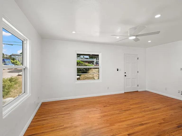 7170 Hybeth Dr — Photo 12