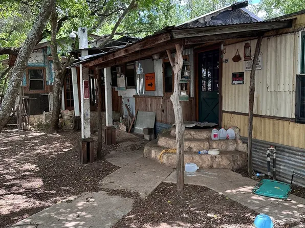 549 N Lakeshore Dr, Bandera, TX 78003