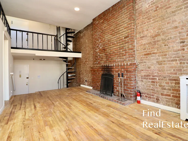 39 W 74th St #PHB — Photo 2
