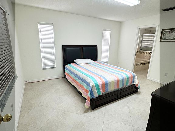 3rd image of 5324 Grove Crossings Blvd