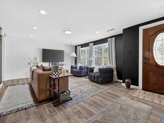 4th image of 936 Youngs Chapel Rd