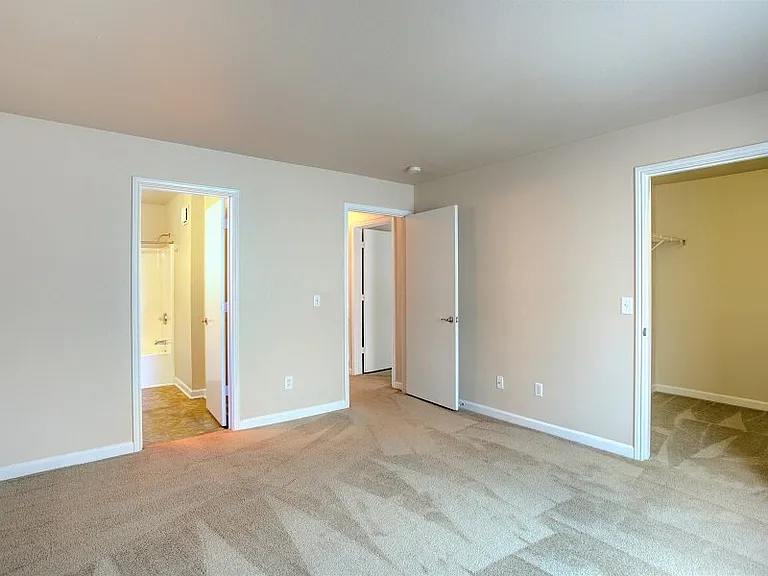 Ridgetop Apartments — Photo 2