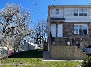 2 Arkansas Ave, Staten Island, NY 10308