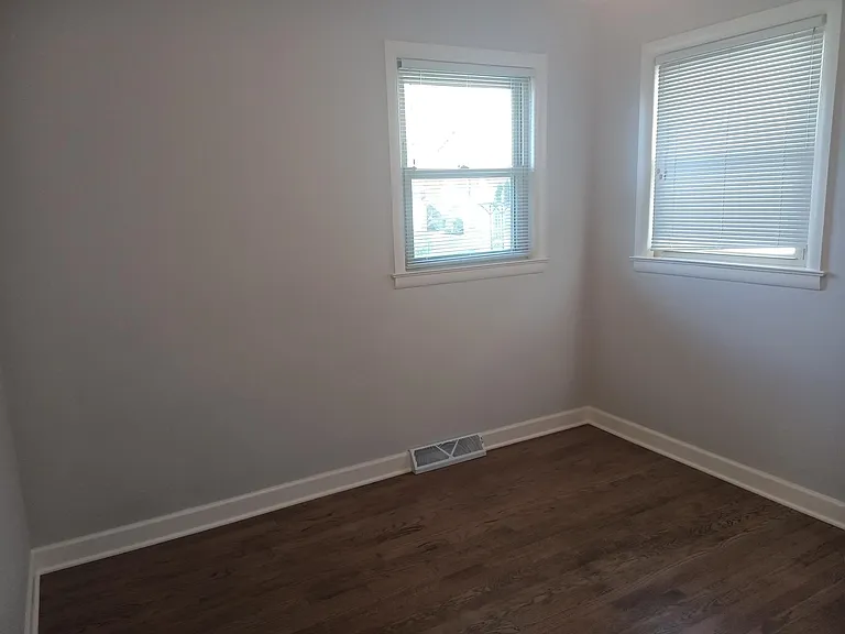 320 N Washington Ave — Photo 4
