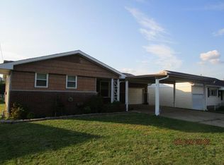 317 N 2nd Ave, Paden City, WV 26159