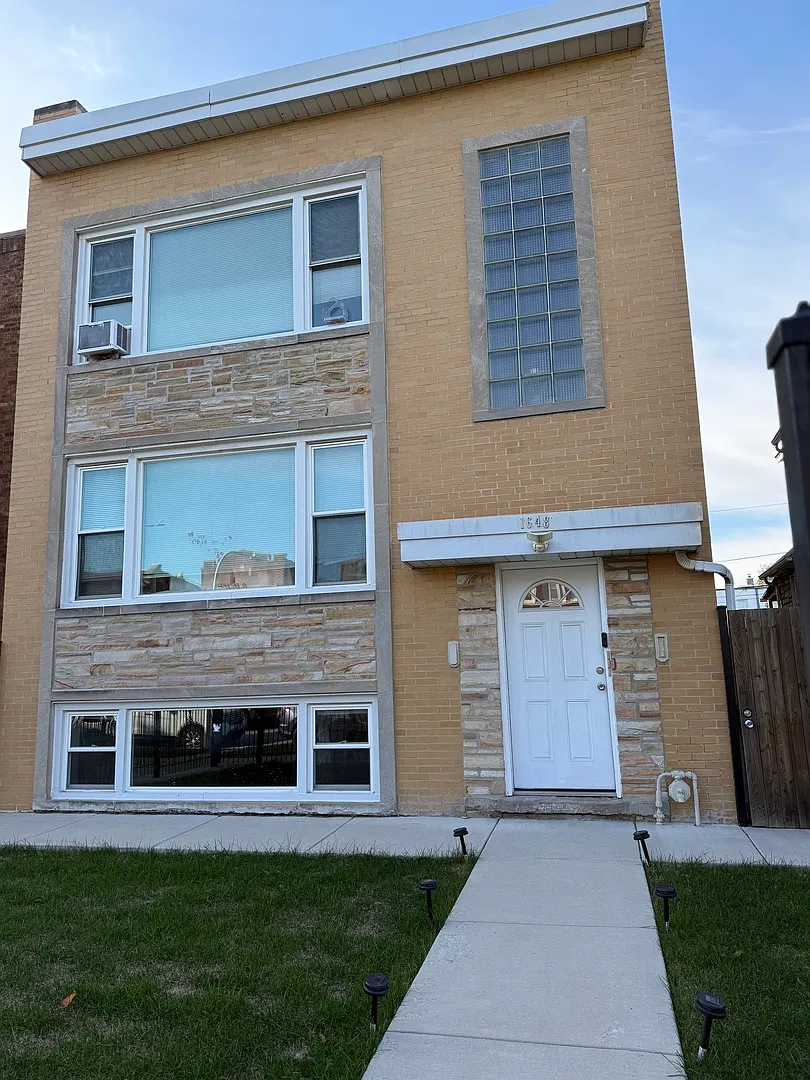 2 bed, 1.5 bath, 1066 sqft, $2,000 — Photo 1