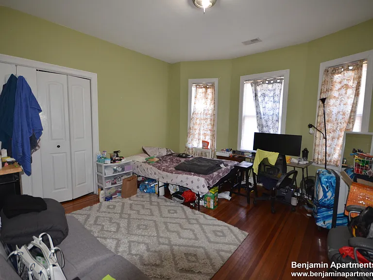 191 Boylston St #6 — Photo 3