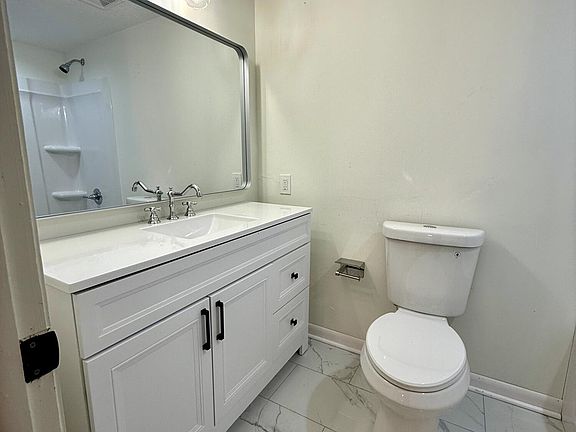 5th image of 1458 PENDELL Place