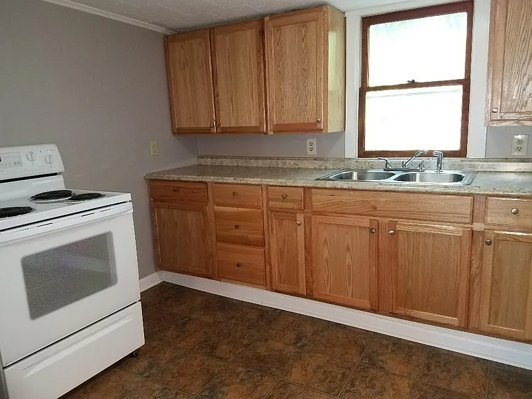 43 Edwards Rd — Photo 9