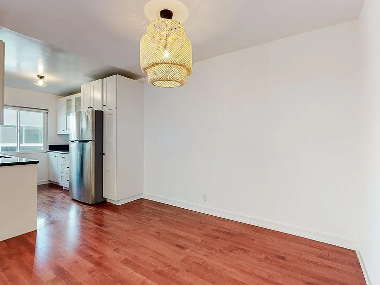 LARGE DINING ROOM W/ ROOM FOR LARGE TABLE