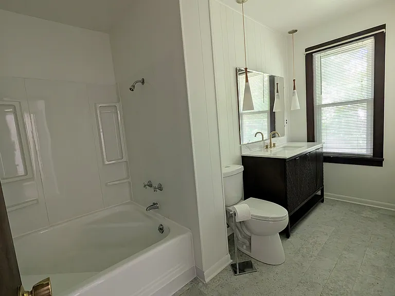 15007 S Illinois St #105 — Photo 12