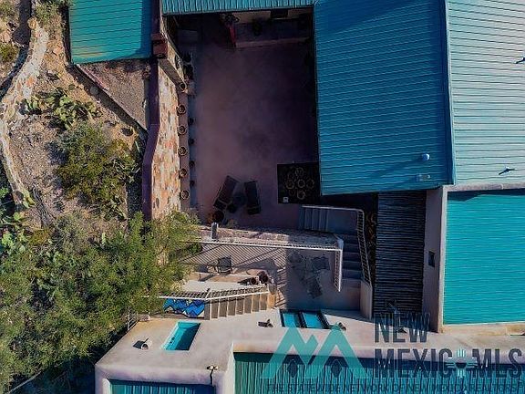 2nd image of 411 Lincoln St