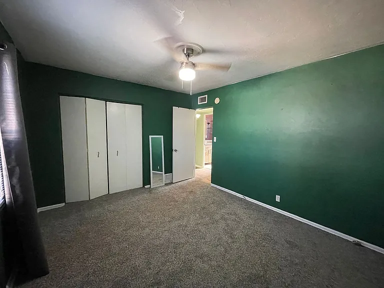 Quaint 2 Bedroom and 1 Bath Duplex! Perfect for UofA Students! — Photo 10