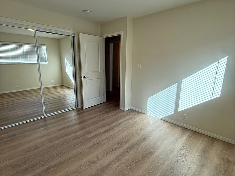 227-233 Wolff St — Photo 14