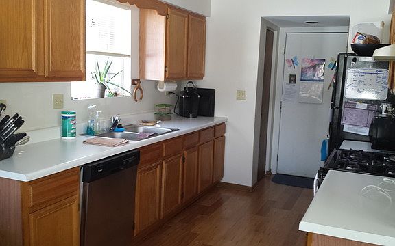 3rd image of 471 Lowell Dr #471