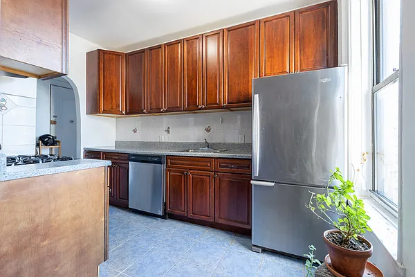 Sold by Brick&Mortar | media 6