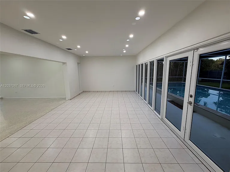 2134 SW 99th Ave — Photo 8