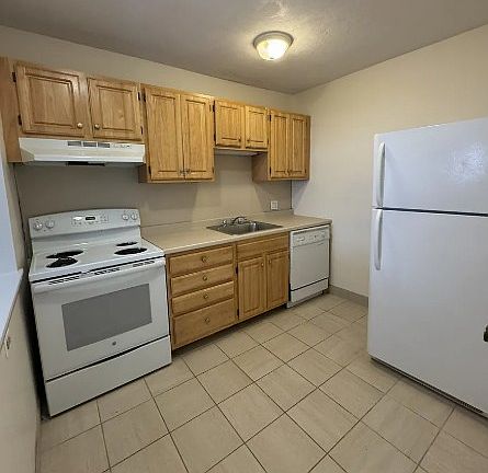 3rd image of 84 Gardner St APT 5