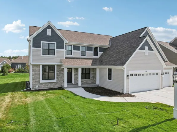1611 White Deer TRAIL, Waukesha, WI 53189
