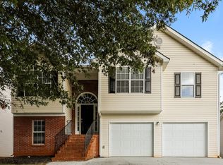 11752 Spring Lake Way, Fayetteville, GA 30215