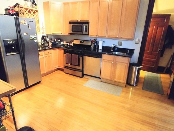 4th image of 1011 N Washtenaw Ave #3N