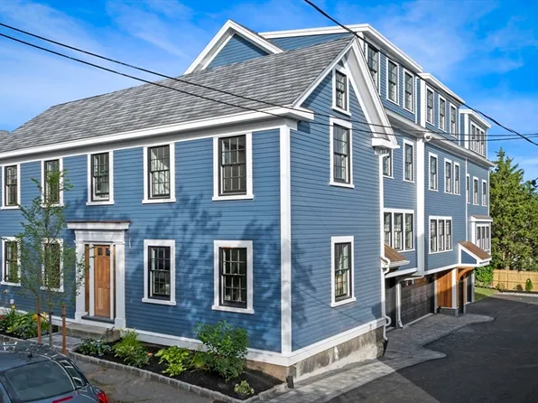 10 Osborne St #2, Salem, MA 01970