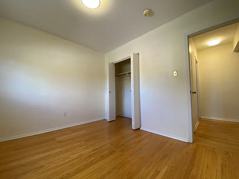 75 Harold Ave #10 — Photo 8